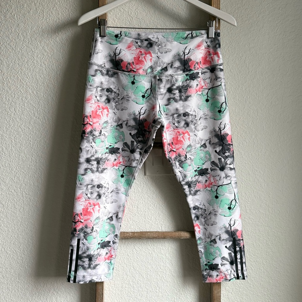 Mondetta Bright Pastel Printed Cropped Leggings Sz: Med